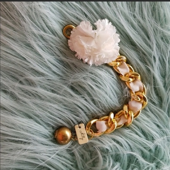 MILLY of New York gold tone chain Bracelet W Ivory flower NWT - Picture 3 of 3